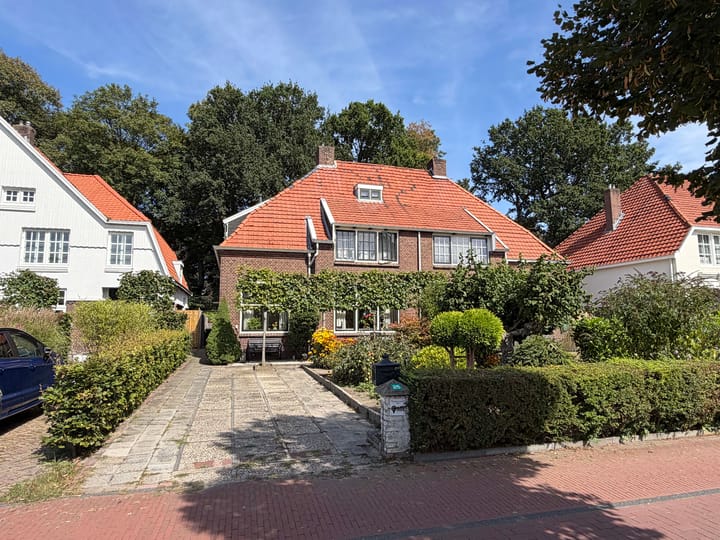 Twee-onder-één-kap te koop: Burg van der Lelysingel 25, Coevorden
