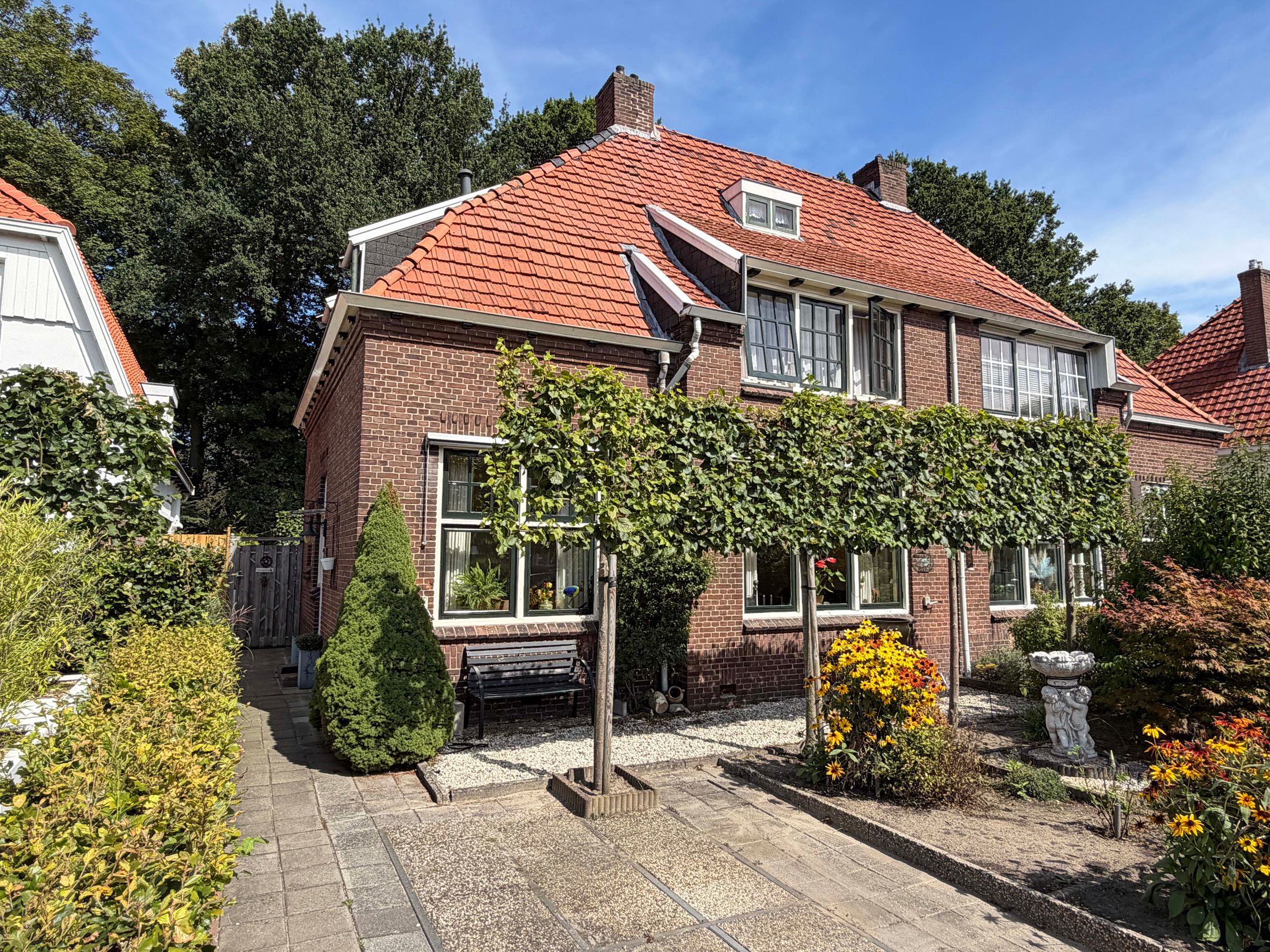 Burg van der Lelysingel 25 