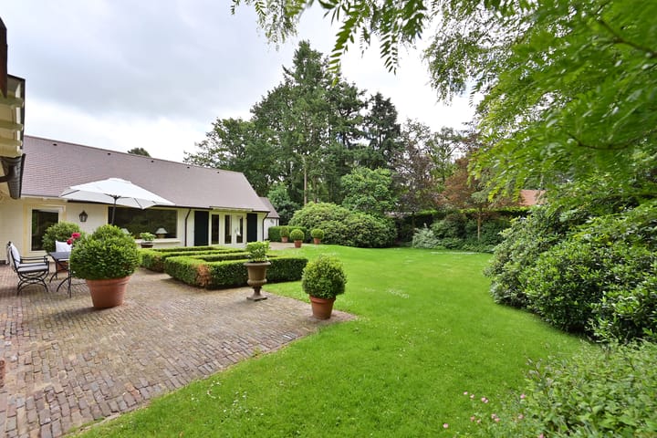 Vrijstaande woning te koop: Herdersweg 13A, Laren (Nh)