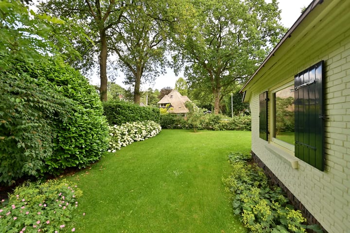 Vrijstaande woning te koop: Herdersweg 13A, Laren (Nh)