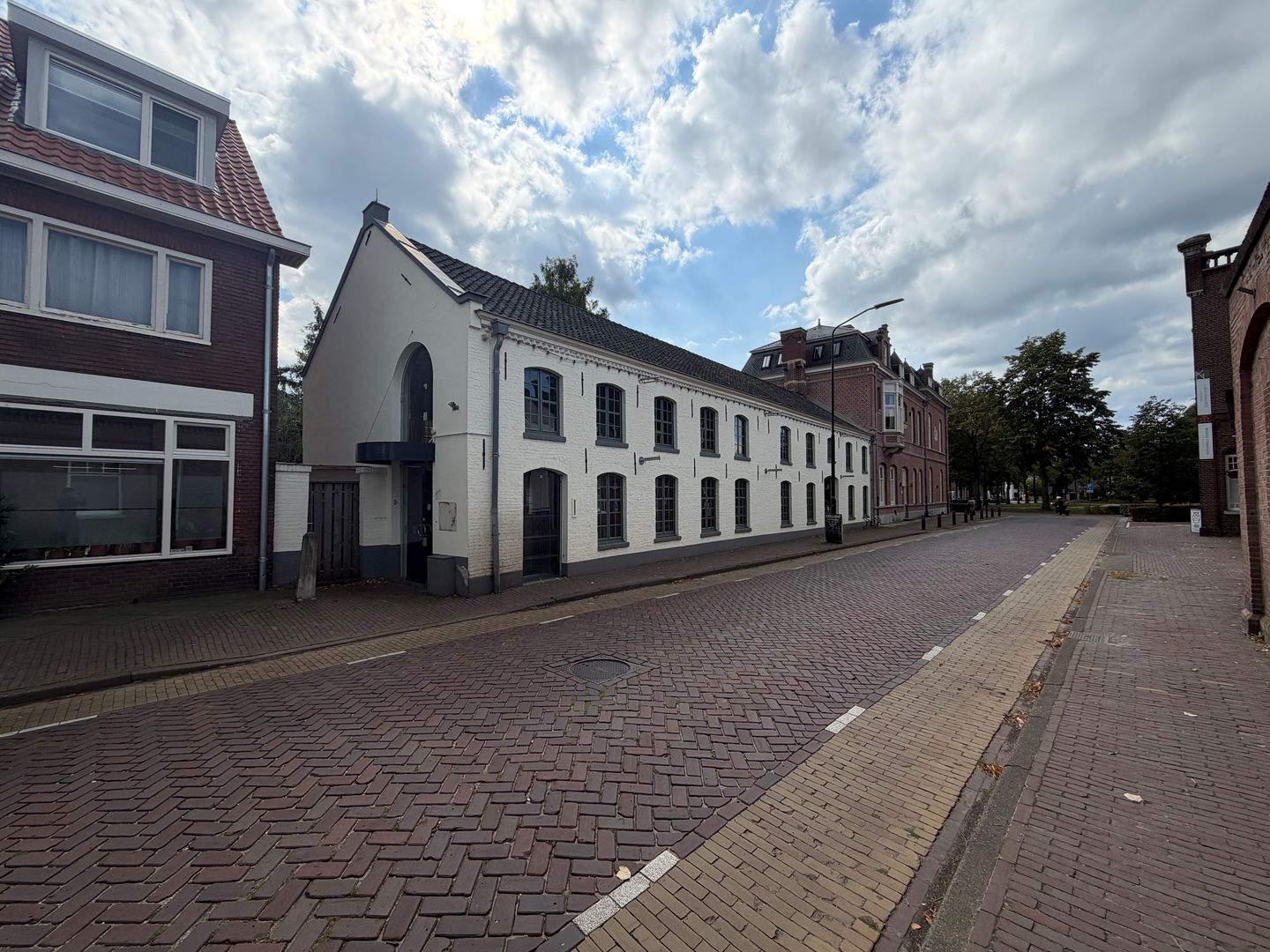 View photo 3 of Willibrorduslaan 4