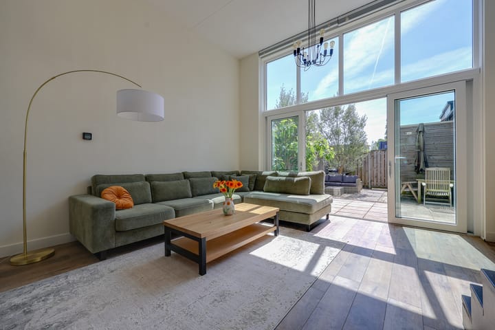 Tussenwoning te koop: Sprenglaar 146, Almere