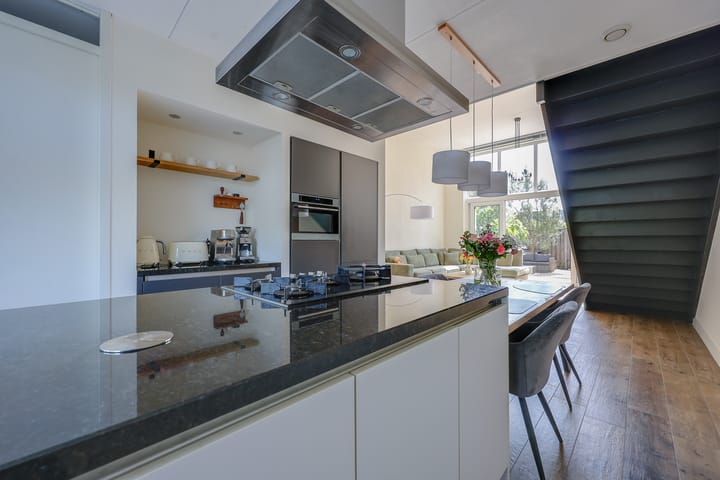Tussenwoning te koop: Sprenglaar 146, Almere