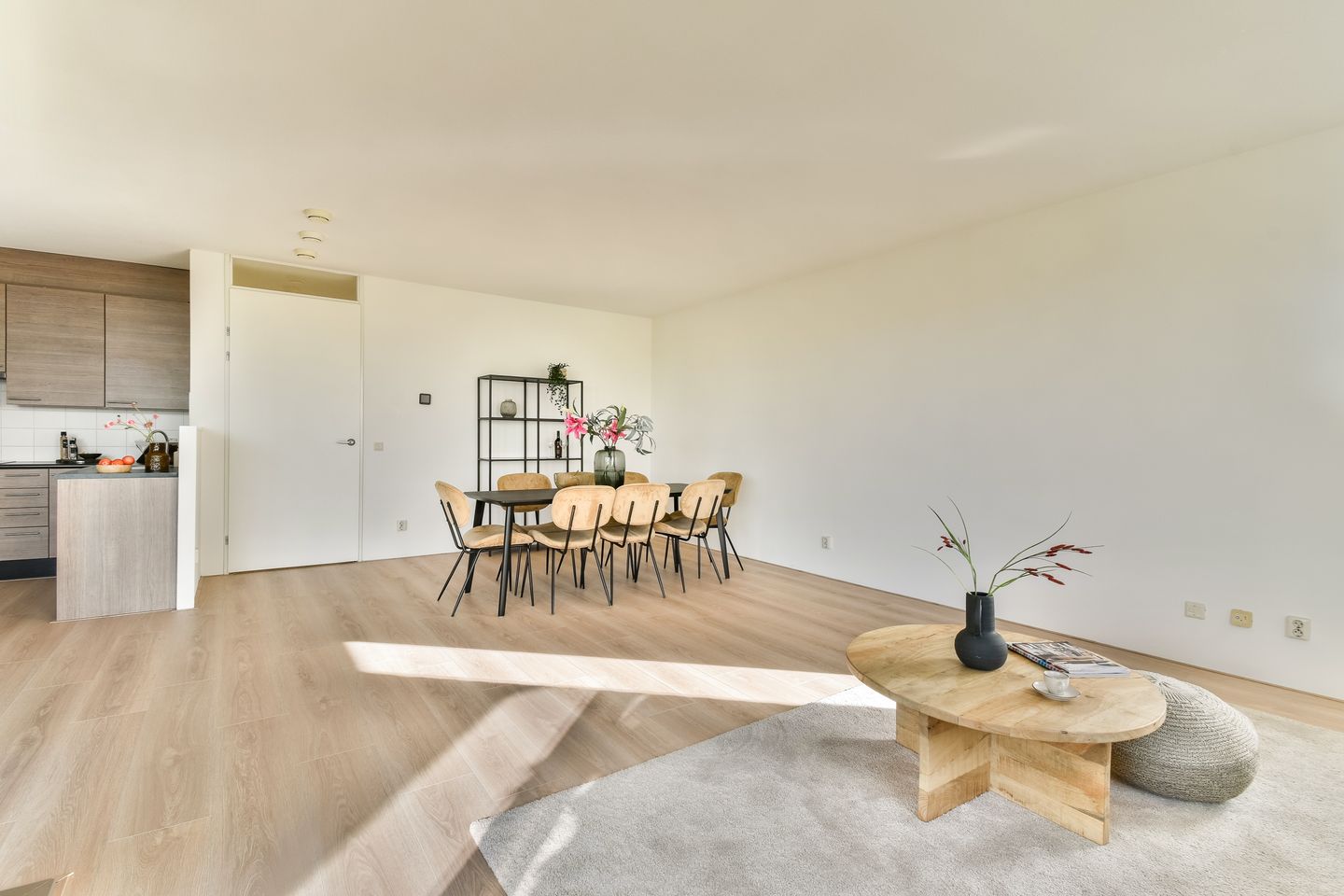 Photo 14 of Van Embdenstraat 74