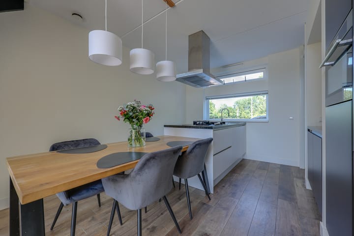 Tussenwoning te koop: Sprenglaar 146, Almere