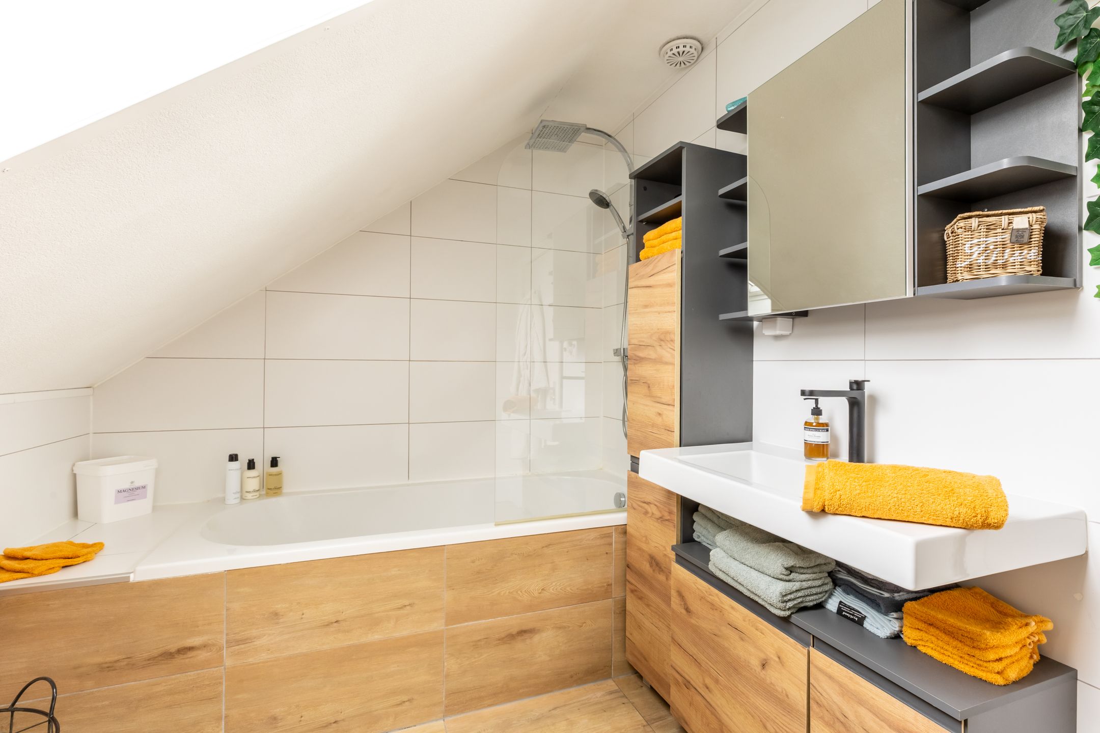 Photo 21 of Voorweg 42