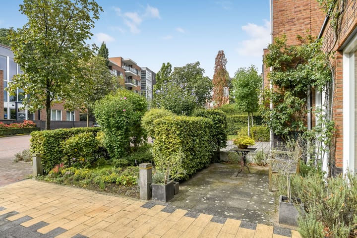 Tussenwoning te koop: van Nispen tot Pannerdenplantsoen 10, Doorwerth
