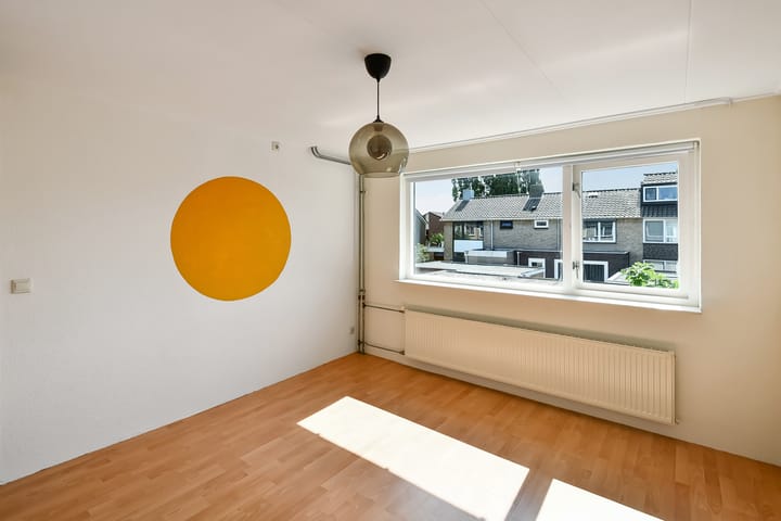 Tussenwoning te koop: Van der Duyn van Maasdamstraat 19, Elst (Ge)