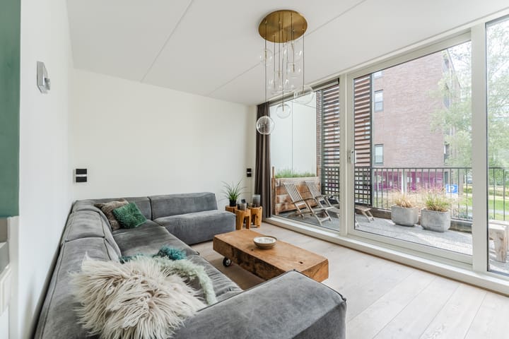 Tussenwoning te koop: Bloemweg 75, Amersfoort