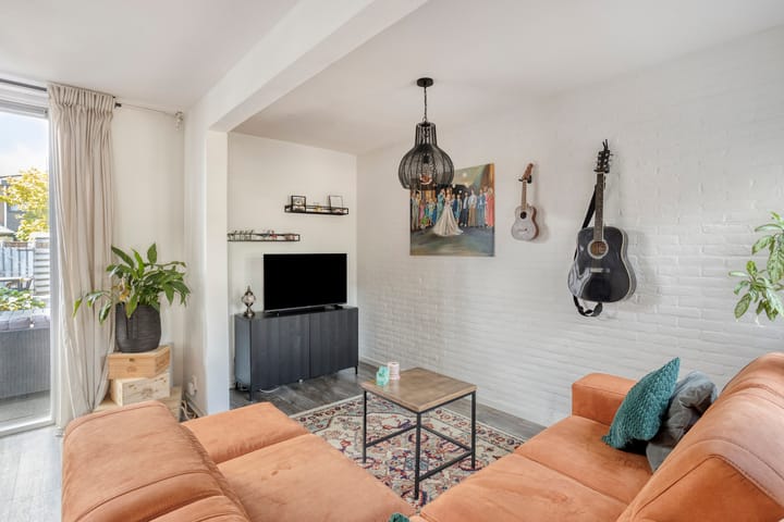 Tussenwoning te koop: Röntgendreef 35, Maassluis