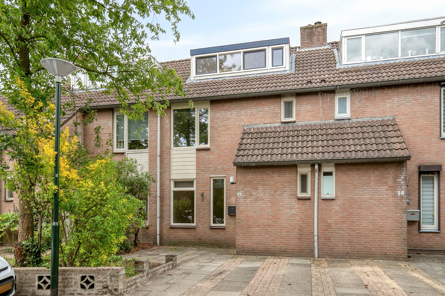 Foto 1 van De Doorn 16