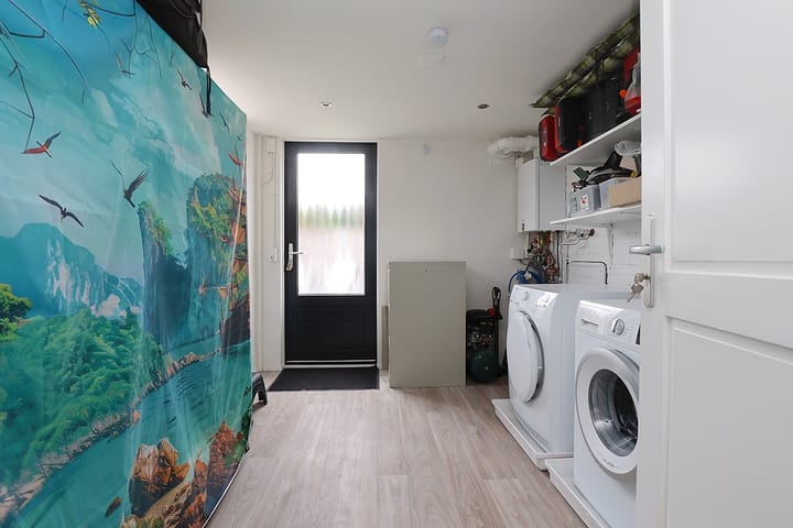Tussenwoning te koop: Otto van Taverenstraat 4, Enschede