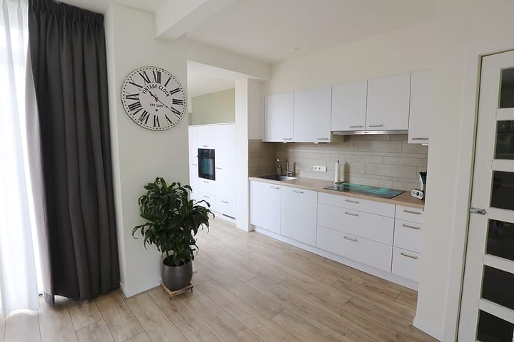 Tussenwoning te koop: Otto van Taverenstraat 4, Enschede