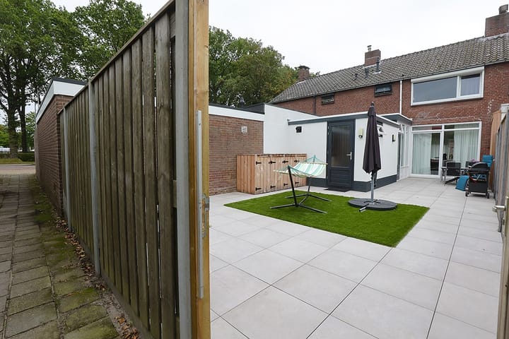 Tussenwoning te koop: Otto van Taverenstraat 4, Enschede
