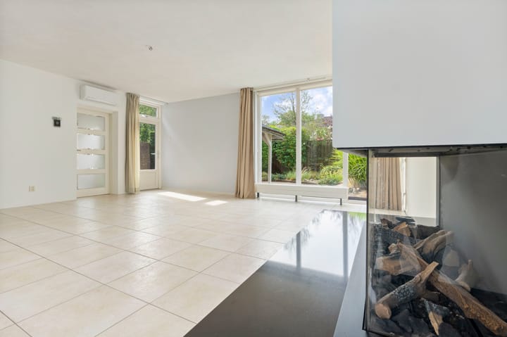 Tussenwoning te koop: La Fontainestraat 29, Venlo