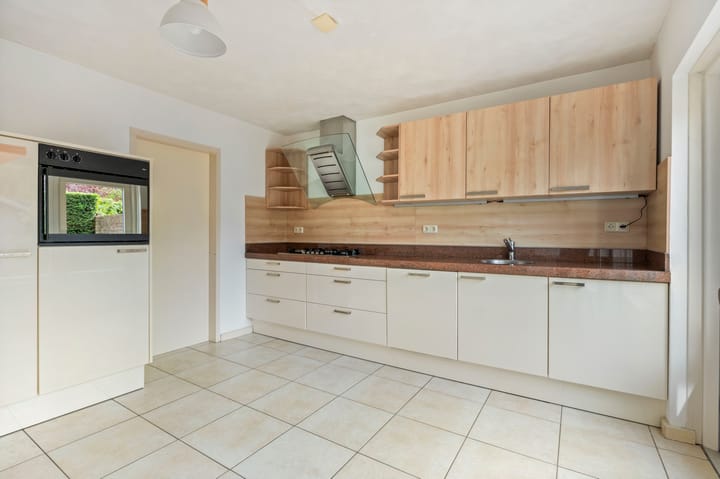 Tussenwoning te koop: La Fontainestraat 29, Venlo