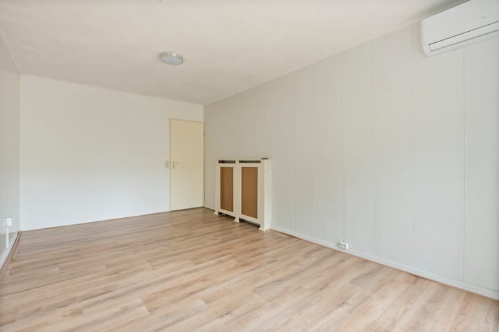 Tussenwoning te koop: La Fontainestraat 29, Venlo