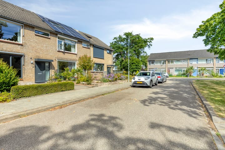 Foto 4 van Debussystraat 6