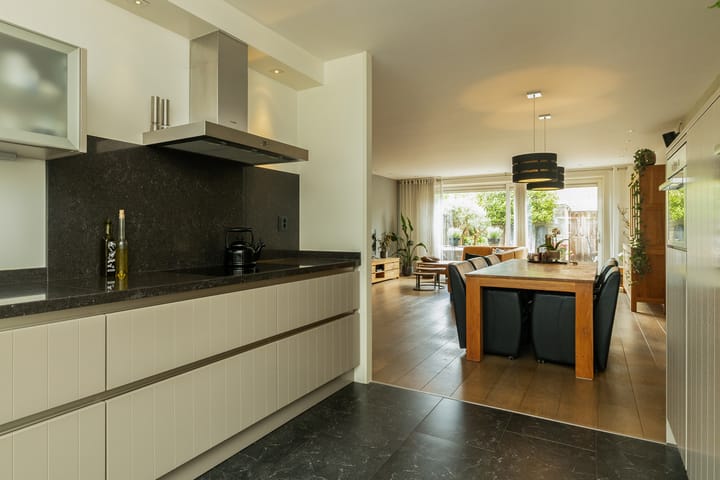 Tussenwoning te koop: Blauwe Vinvis 11, Naaldwijk