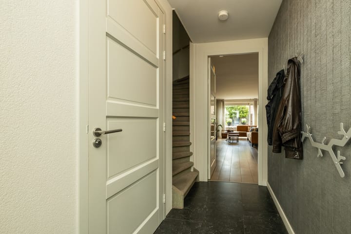 Tussenwoning te koop: Blauwe Vinvis 11, Naaldwijk