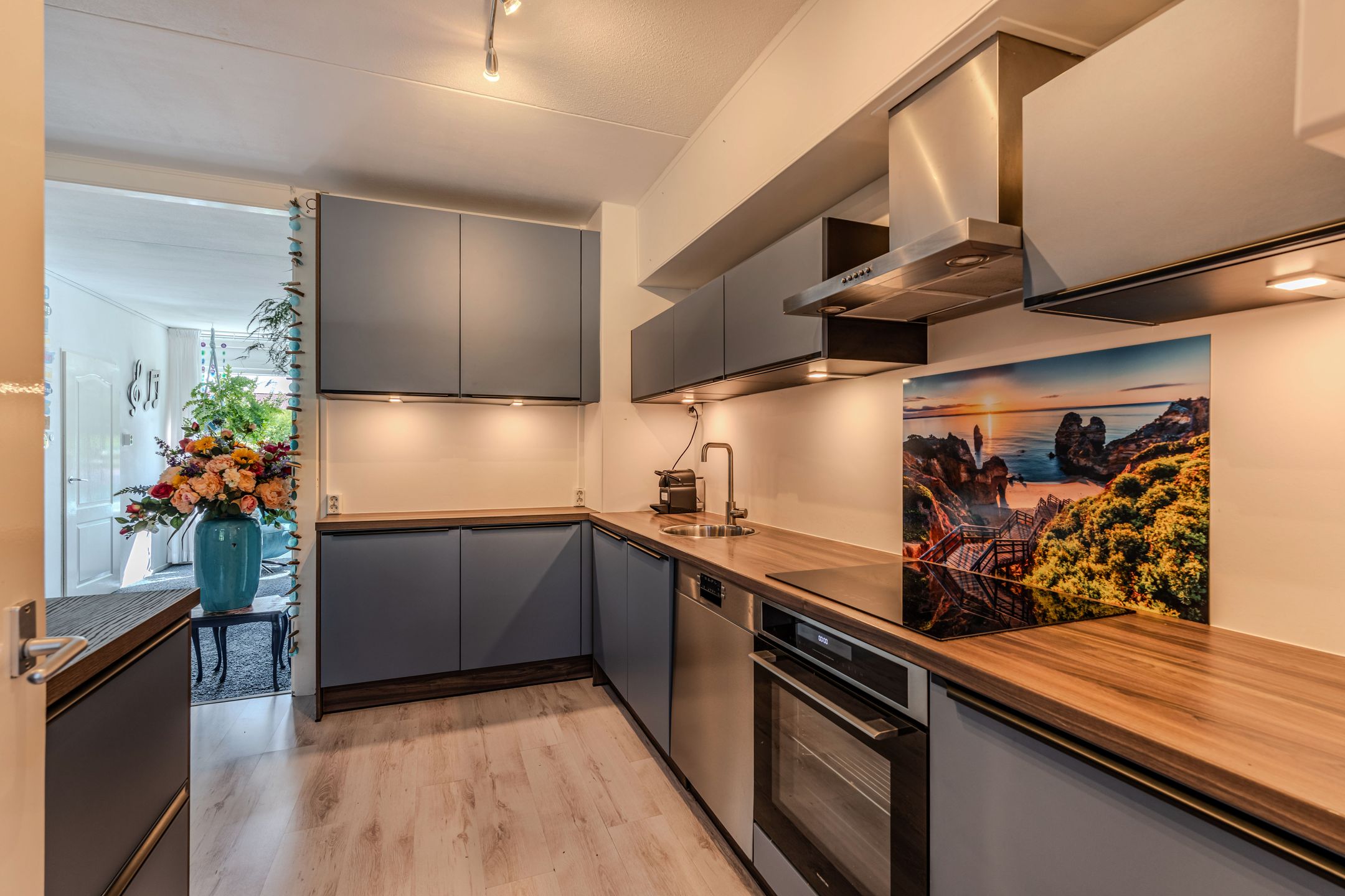 Photo 12 of Standerstraat 36