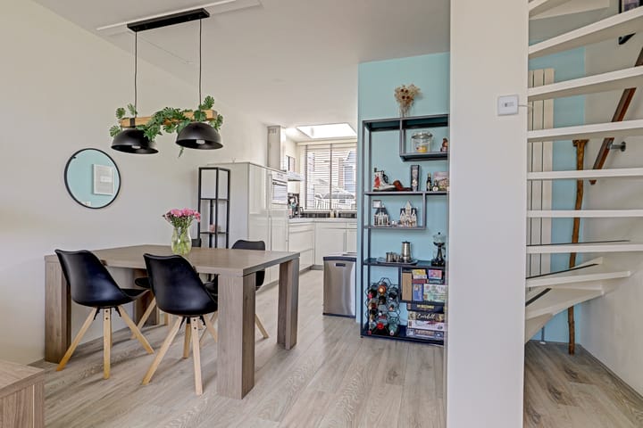 Tussenwoning te koop: Dr. Plesmanstraat 28, Zwijndrecht