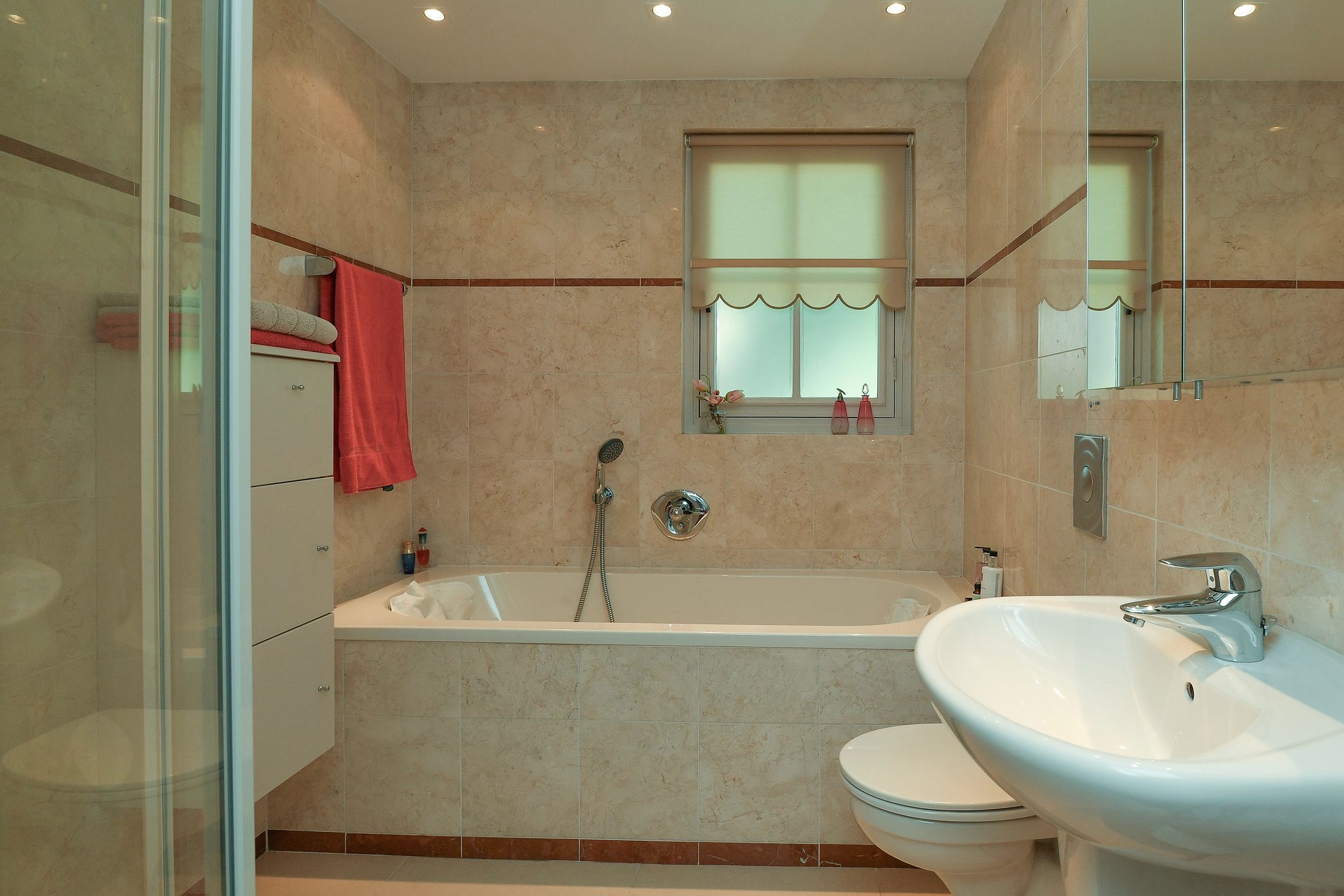 Photo 33 of Van Ruisdaelstraat 35