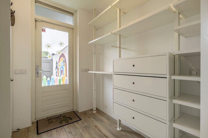 Tussenwoning te koop: Klaverbladstraat 22, Klaaswaal