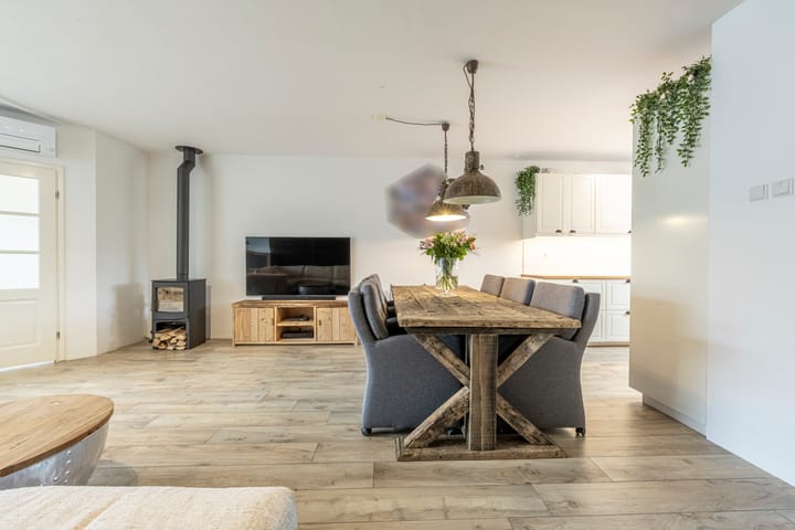 Tussenwoning te koop: Klaverbladstraat 22, Klaaswaal