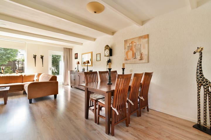 Tussenwoning te koop: Simon Vestdijk-erf 91, Dordrecht