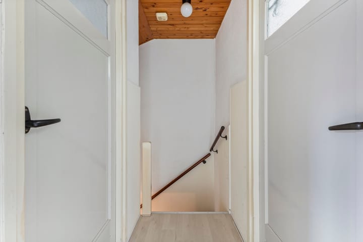 Tussenwoning te koop: Pastoor van Eijsstraat 27, Geleen