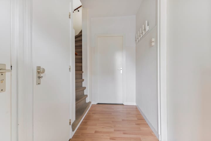Tussenwoning te koop: Pastoor van Eijsstraat 27, Geleen