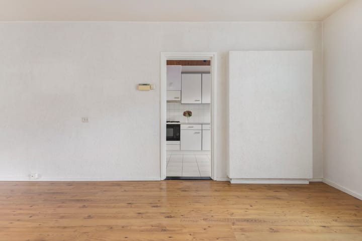 Tussenwoning te koop: Pastoor van Eijsstraat 27, Geleen