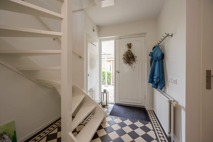 Vrijstaande woning te koop: Van Goghlaan 1, Nijkerk