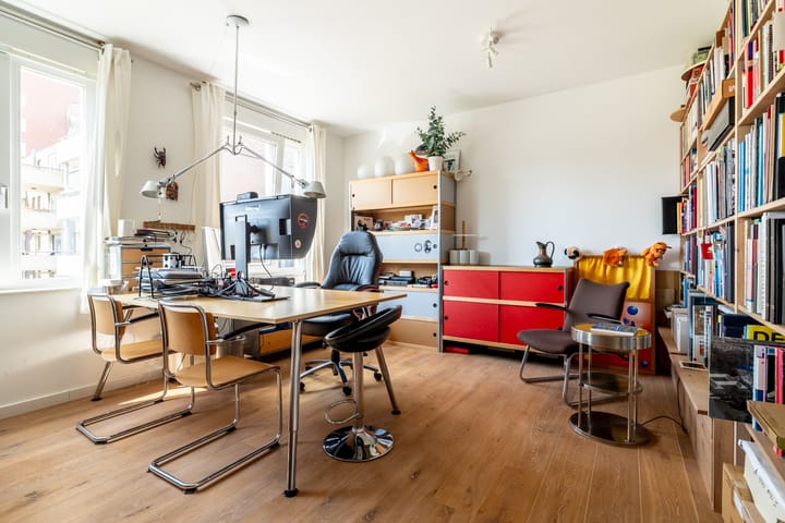 Tussenwoning te koop: Smits van Waesberghestraat 11, Breda