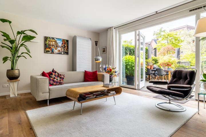 Tussenwoning te koop: Smits van Waesberghestraat 11, Breda