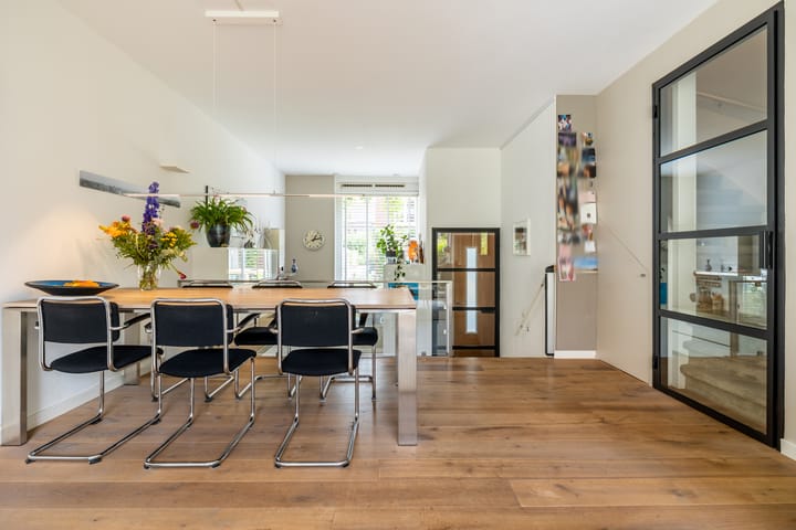 Tussenwoning te koop: Smits van Waesberghestraat 11, Breda