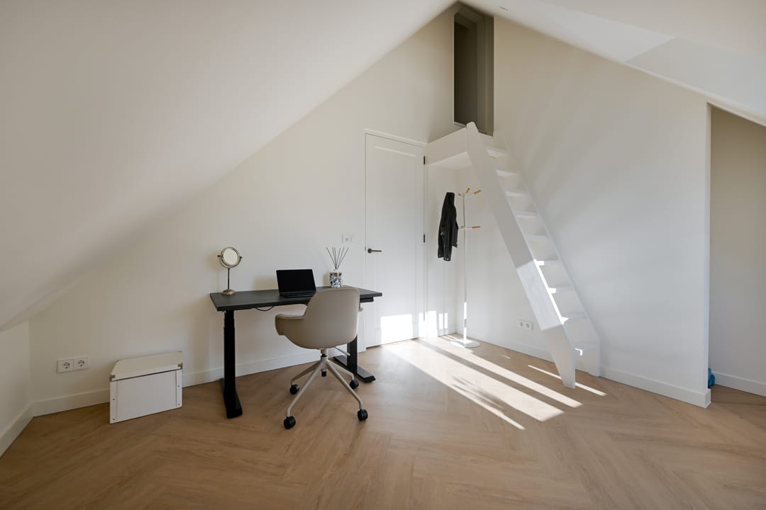 Photo 16 of Kennemerstraat 3-B