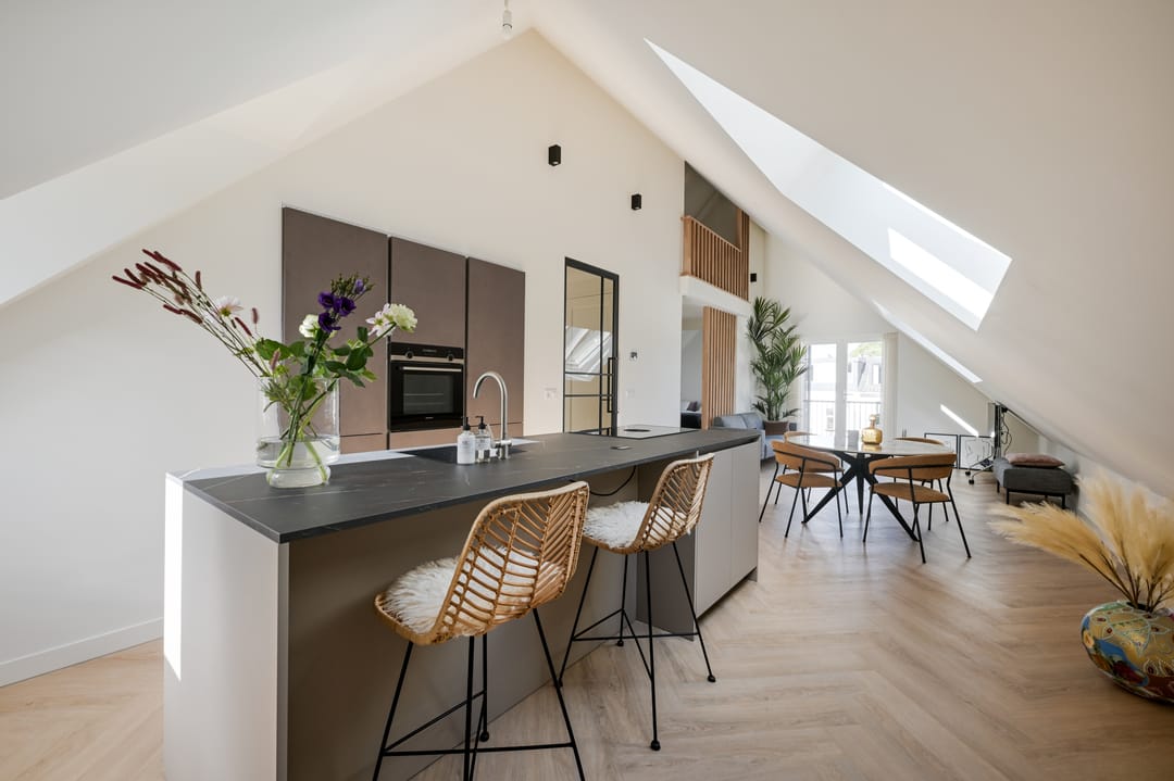 Photo 2 of Kennemerstraat 3-B