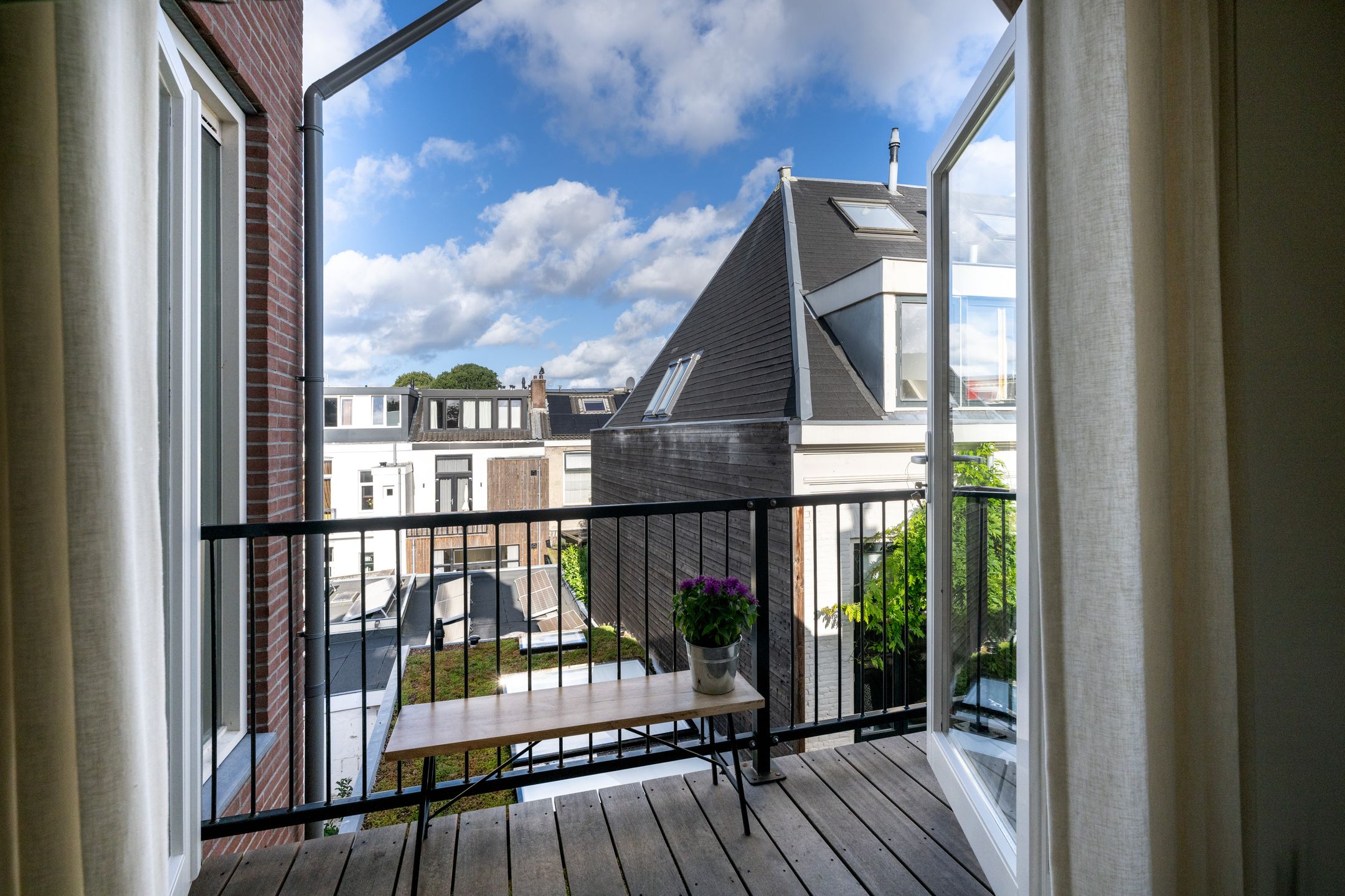Photo 9 of Kennemerstraat 3-B