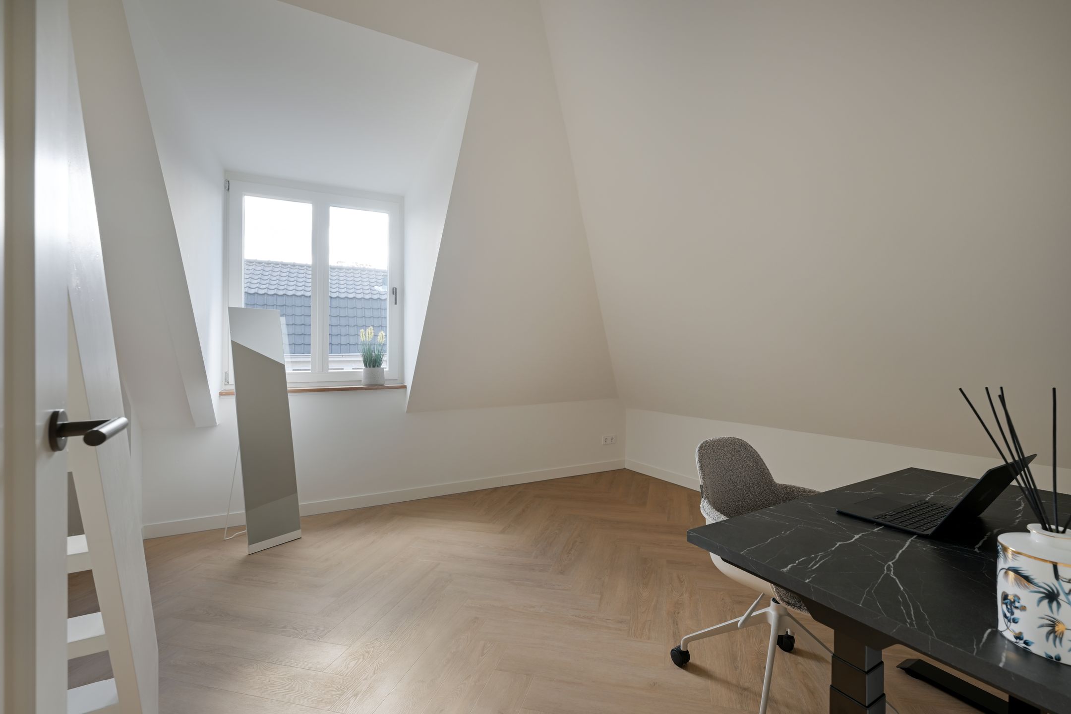 Photo 15 of Kennemerstraat 3-B