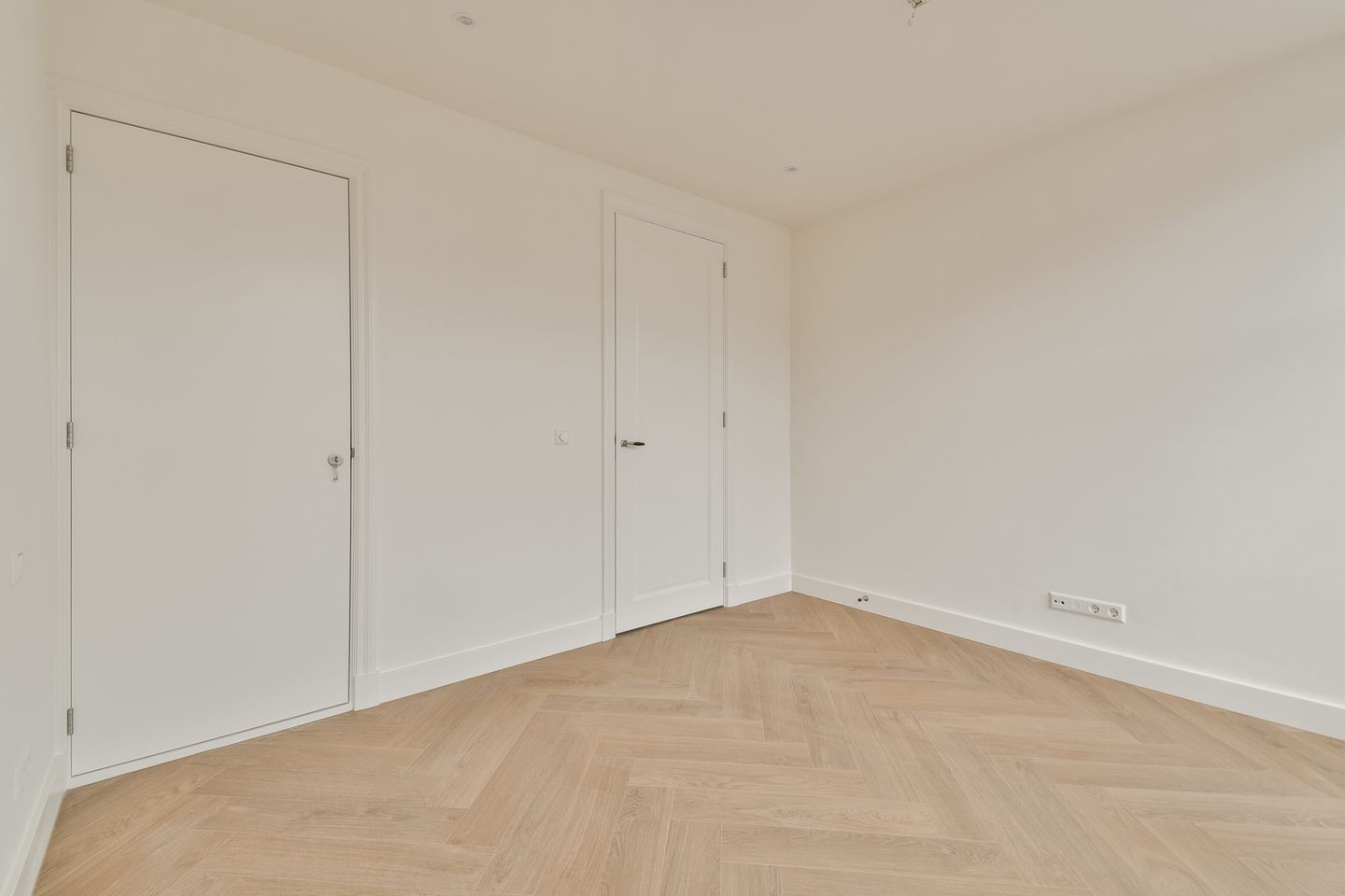 Photo 10 of Saxenburgerstraat 8-2