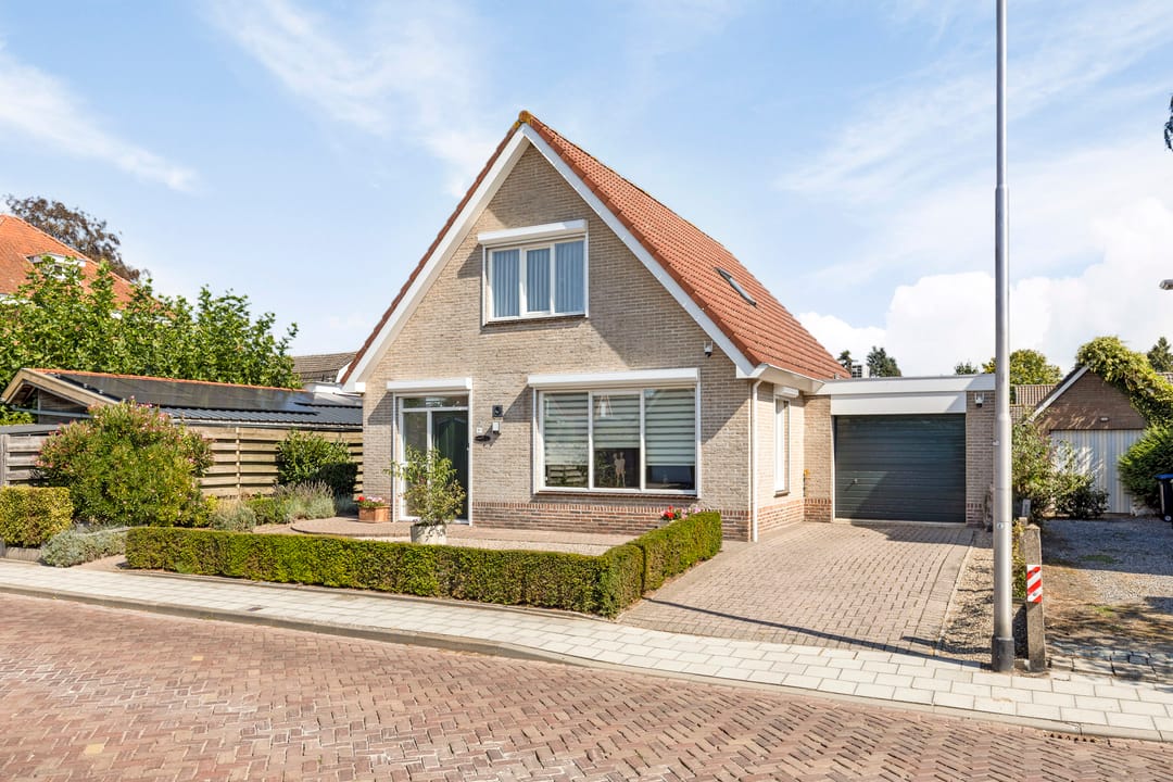 Photo 1 of Prins Hendrikstraat 1-A