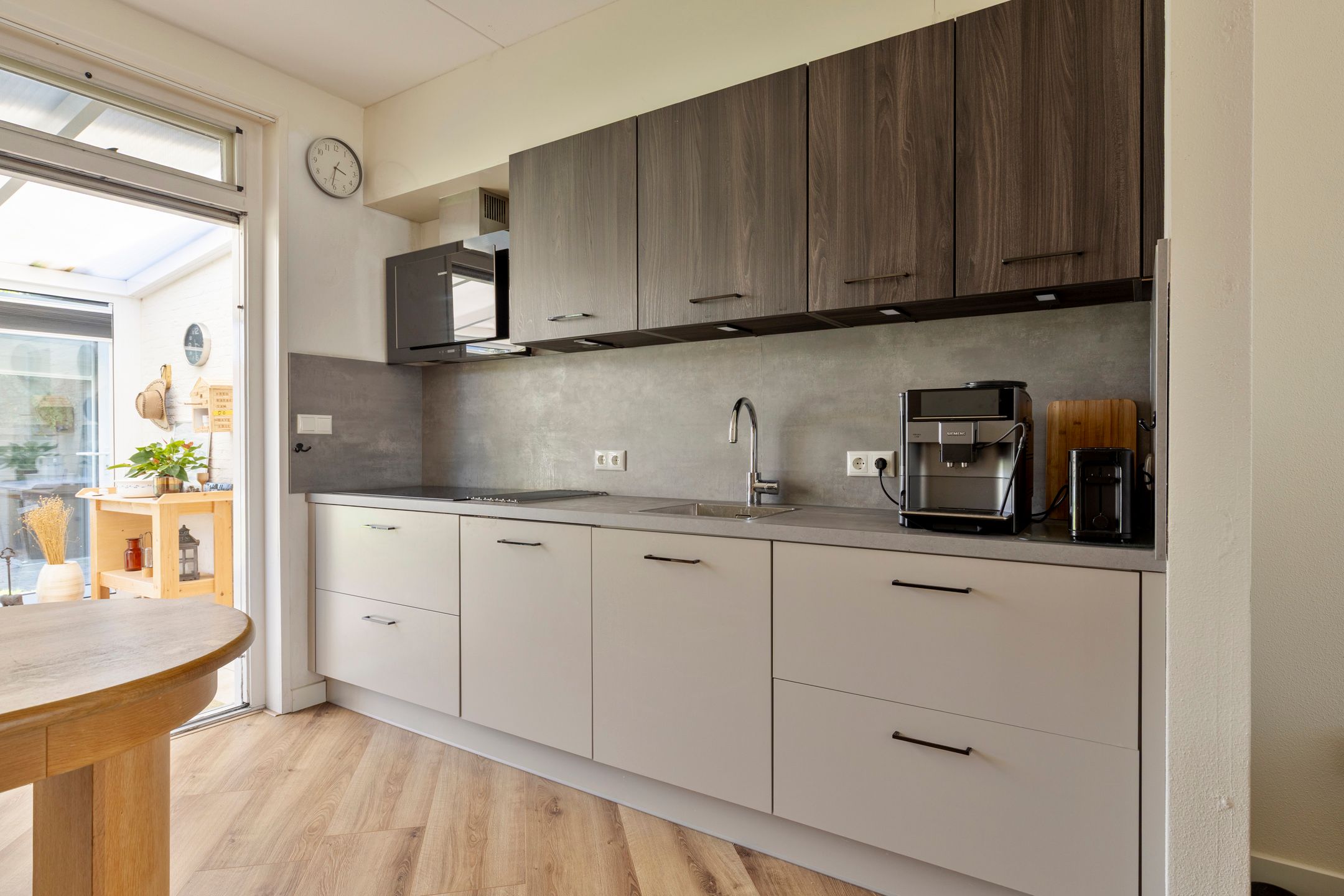 Photo 12 of Prins Hendrikstraat 1-A