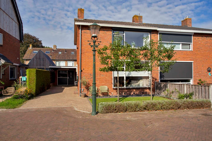 Twee-onder-één-kap te koop: Vangstraat 6, Elburg