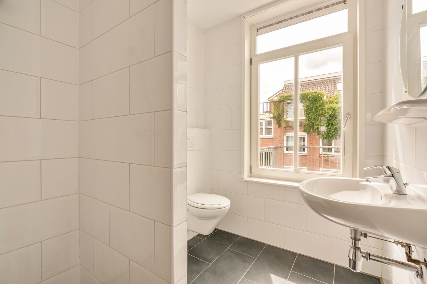 Photo 14 of Saxenburgerstraat 2-A2