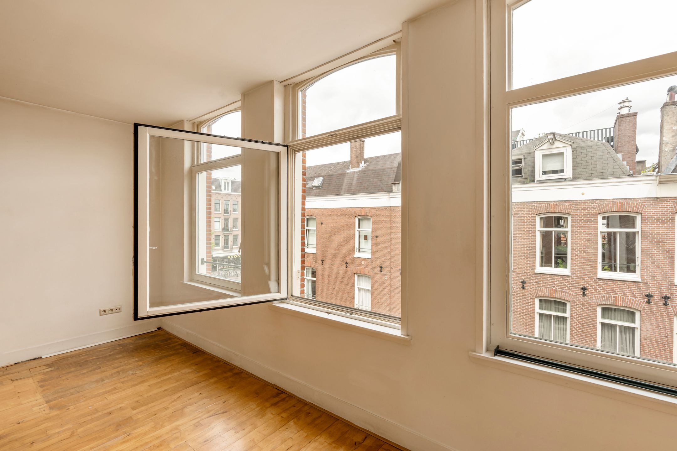 Photo 6 of Saxenburgerstraat 2-A2
