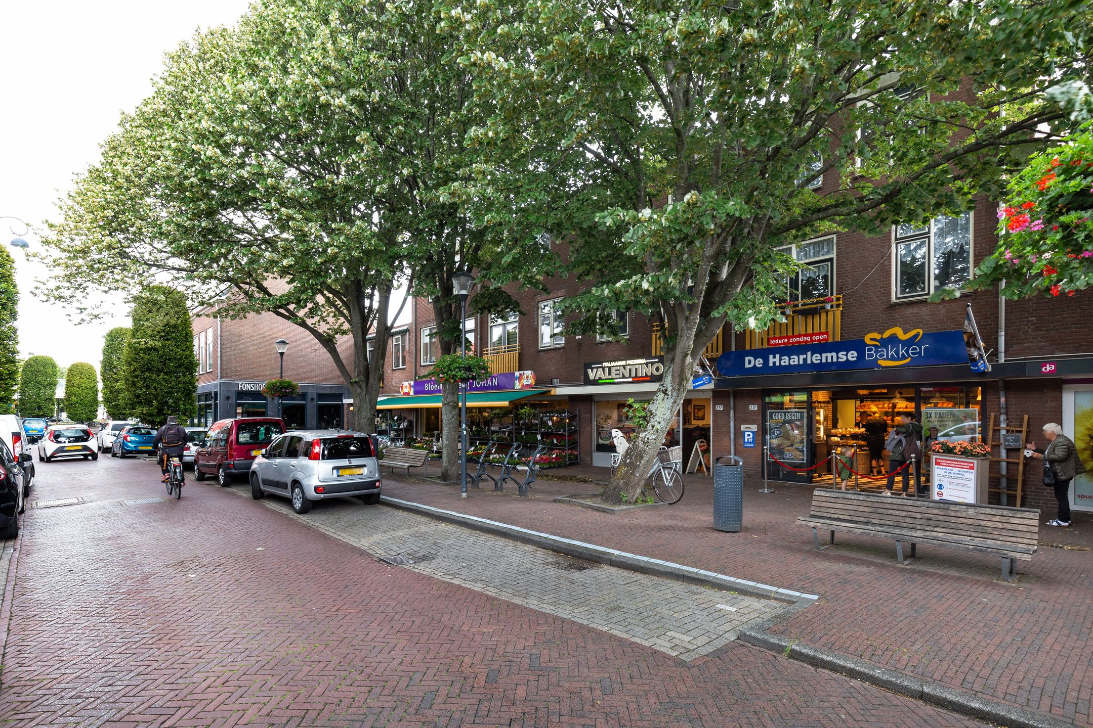 Photo 21 of Teding van Berkhoutstraat 73