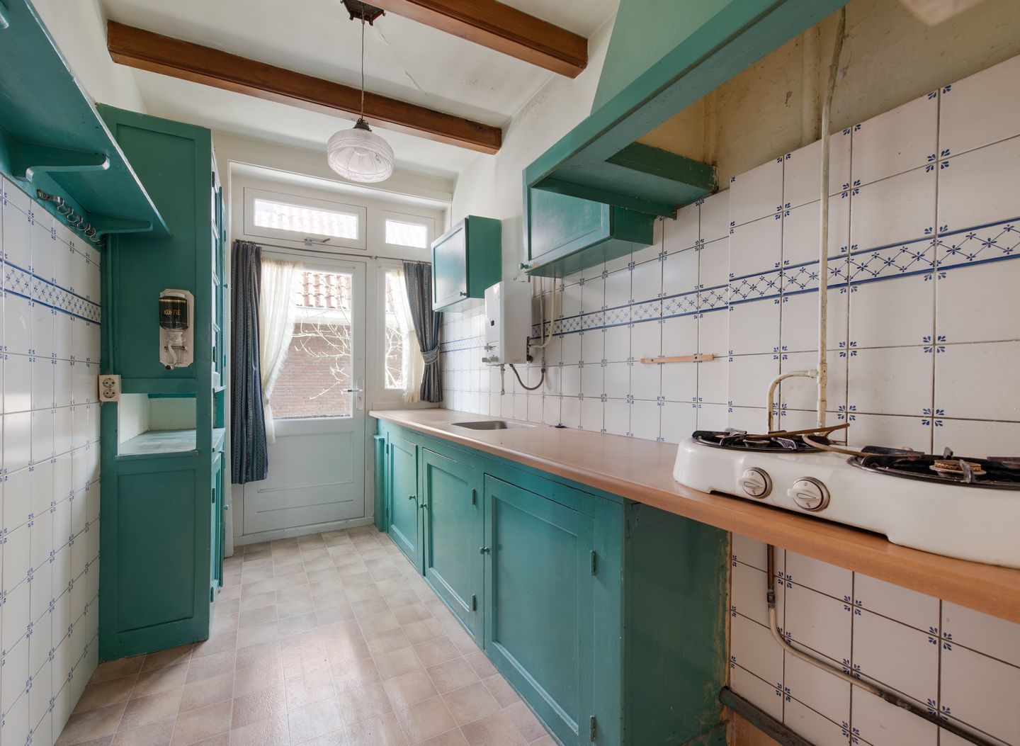 Photo 10 of Teding van Berkhoutstraat 73