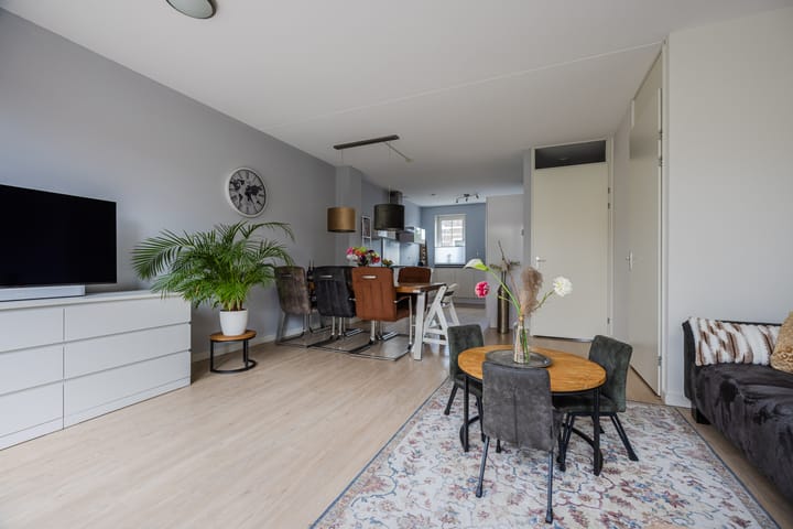 Tussenwoning te koop: Geversstraat 8, Oegstgeest
